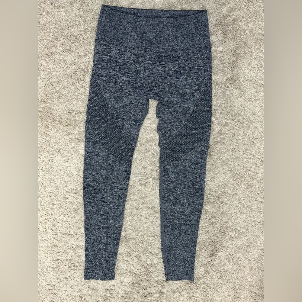 EUC! BuffBunny scrunch Gray Leggings size XS - Picture 3 of 6